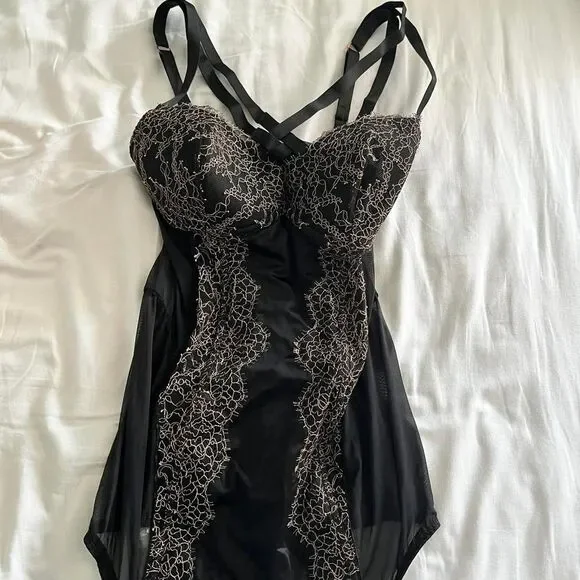 black and gold victoria's secret lace slip - Picture 1 of 4